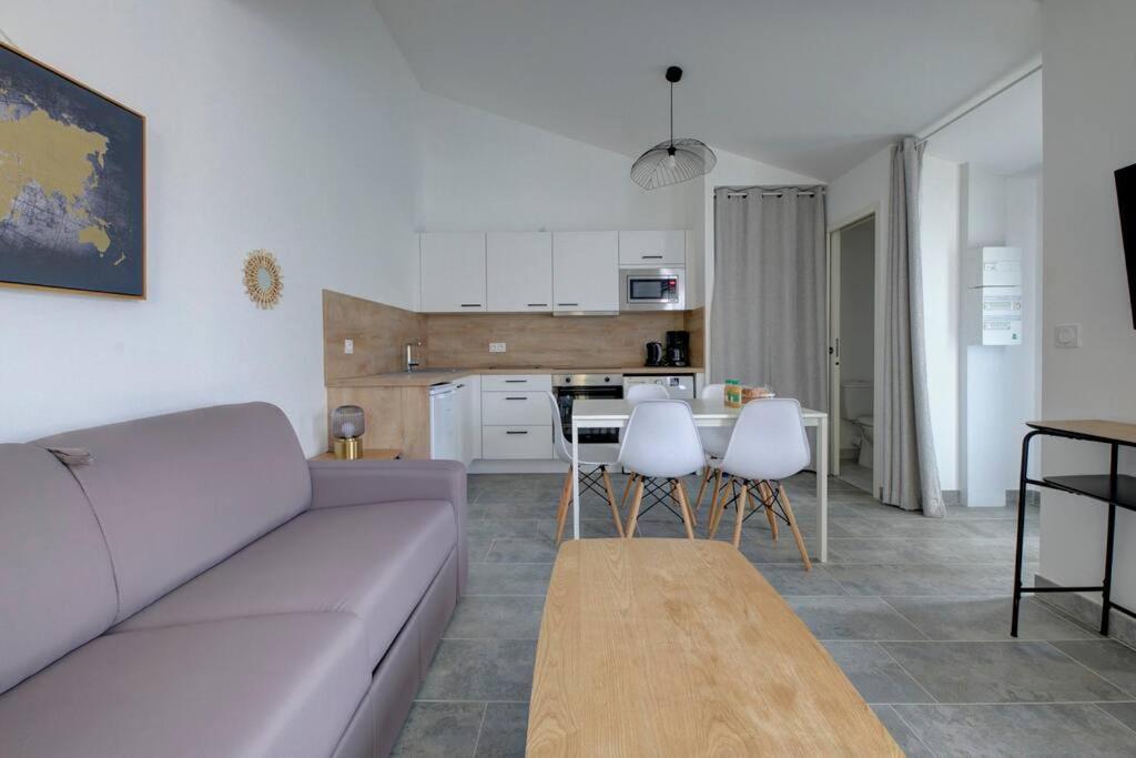 Les Forges Fond Apartment Avoine ภายนอก รูปภาพ