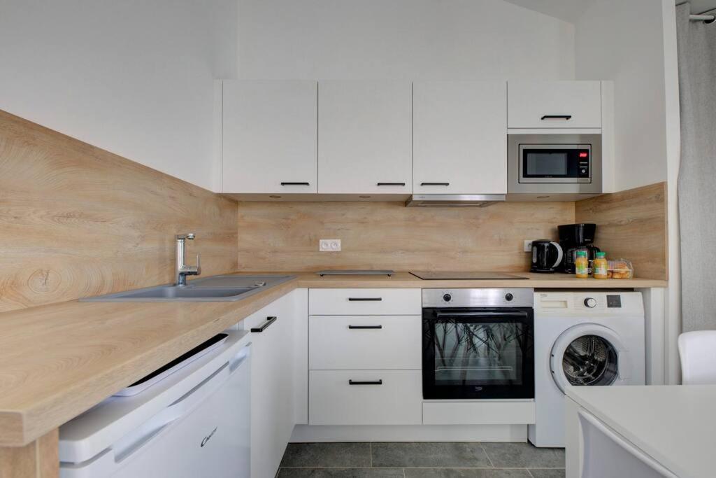 Les Forges Fond Apartment Avoine ภายนอก รูปภาพ