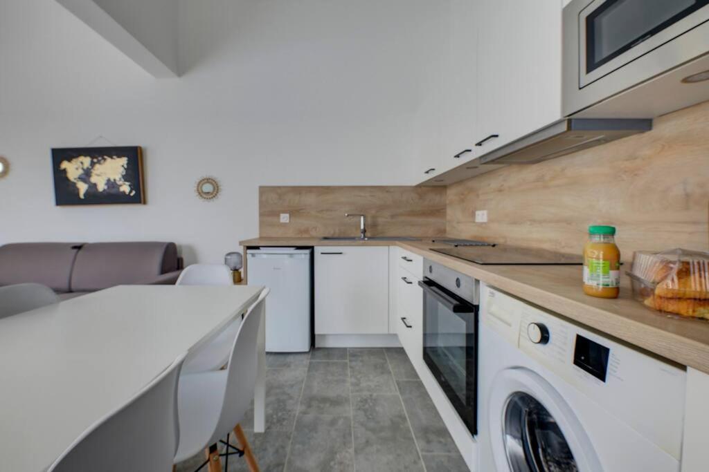 Les Forges Fond Apartment Avoine ภายนอก รูปภาพ