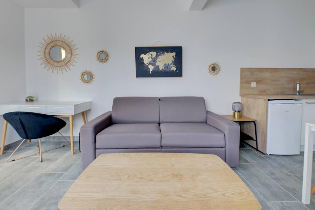 Les Forges Fond Apartment Avoine ภายนอก รูปภาพ