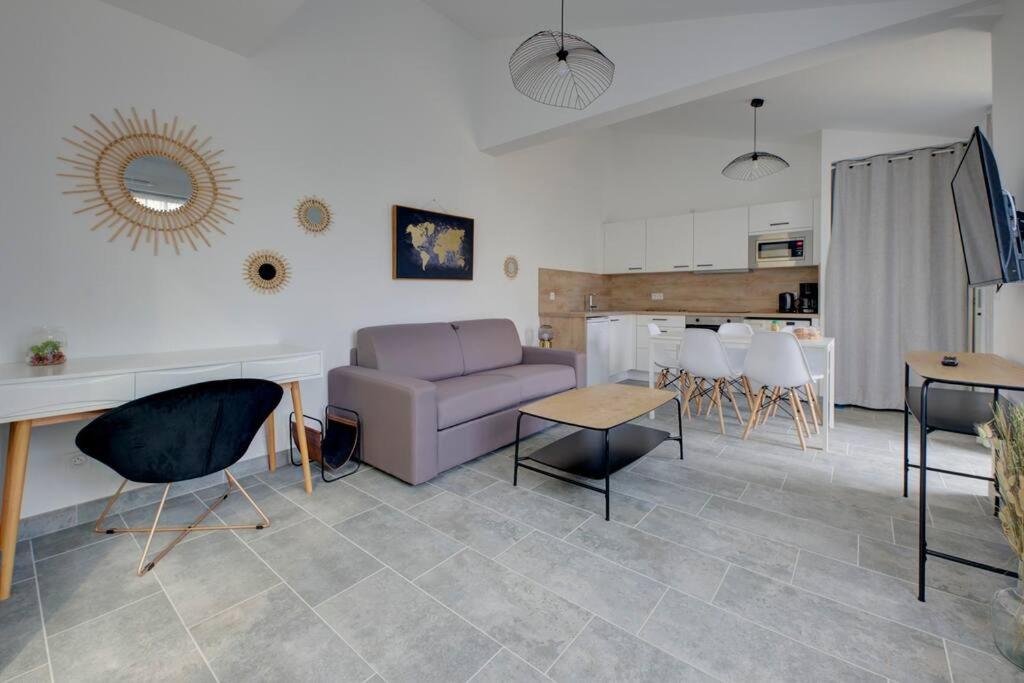 Les Forges Fond Apartment Avoine ภายนอก รูปภาพ